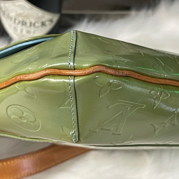 AUTHENTIC LOUIS VUITTON VERNISE LEATHER THOMPSON STREET GREEN/BLUE SHOULDER BAG - Picture 13 of 15